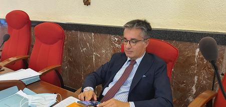 Avvicendamento al vertice amministrativo della Provincia di Vibo. Al segretario generale, Mario Ientile, in pensione per sopraggiunti limiti di età, subentra Domenico Libero Scuglia