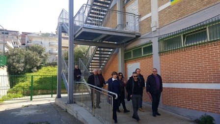 Inaugurata dal presidente della Provincia di Vibo Valentia e dalla dirigente scolastica la scala d'emergenza del Liceo Classico di Nicotera