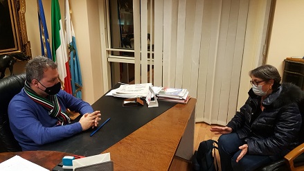 Incontro istituzionale, alla Provincia di Vibo, tra il neo commissario straordinario dell’Asp Maria Bernardi e il presidente Salvatore Solano Incontro istituzionale, alla Provincia di Vibo, tra il neo commissario straordinario dell’Asp Maria Bernardi e il presidente Salvatore Solano