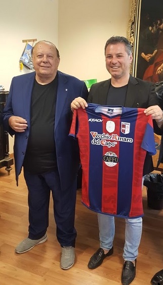 Salvezza della Vibonese calcio. La gioia del presidente della Provincia, Salvatore Solano Salvezza della Vibonese calcio. La gioia del presidente della Provincia, Salvatore Solano