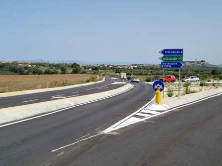 Viabilità. La Provincia di Vibo Valentia interviene su diversi tratti stradali Viabilità. La Provincia di Vibo Valentia interviene su diversi tratti stradali