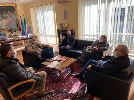 Dimensionamento scolastico. Incontro interlocutorio tra il presidente della Provincia di Vibo, Salvatore Solano e i rappresentanti sindacali di Cgil, Snals, Gilda e Cisl scuola Dimensionamento scolastico. Incontro interlocutorio tra il presidente della Provincia di Vibo, Salvatore Solano e i rappresentanti sindacali di Cgil, Snals, Gilda e Cisl scuola